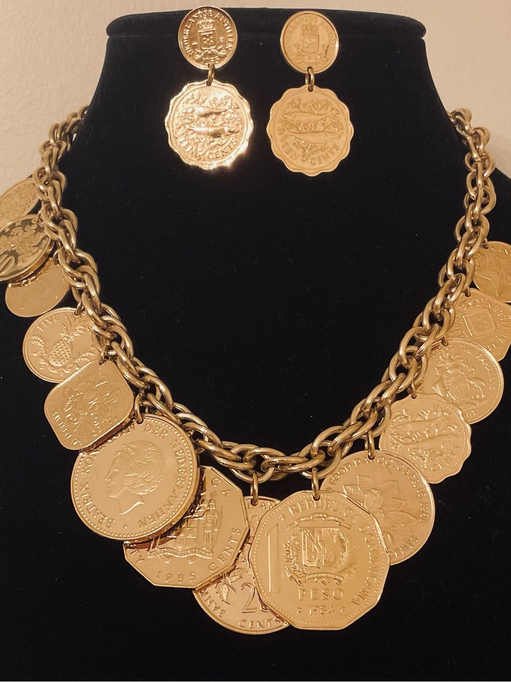 #287 Franklin Mint “ The Golden Caribbean” Necklace & Earrings Set